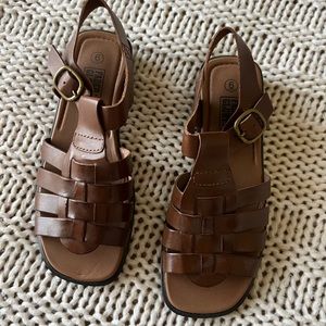 Women’s sandals